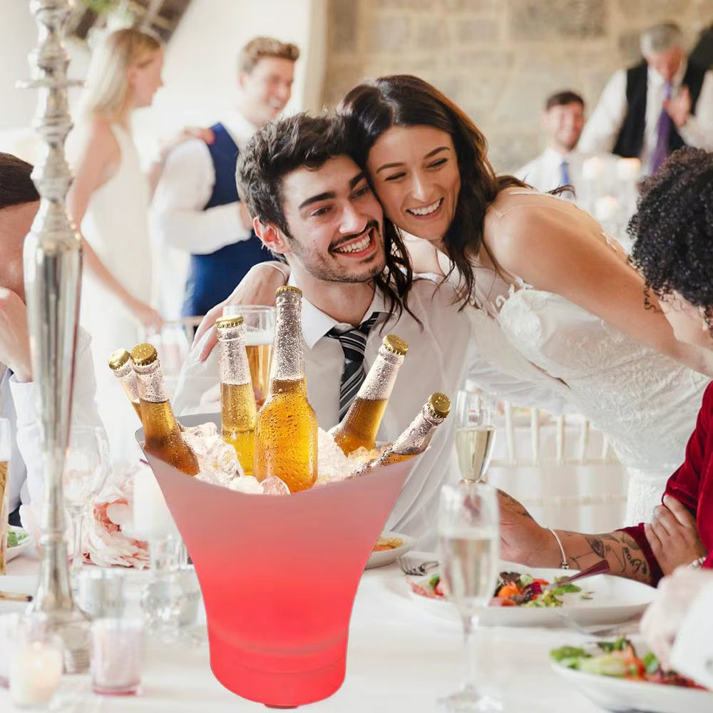 HIELERA CON LUZ Y PARLANTE BLUETOOTH